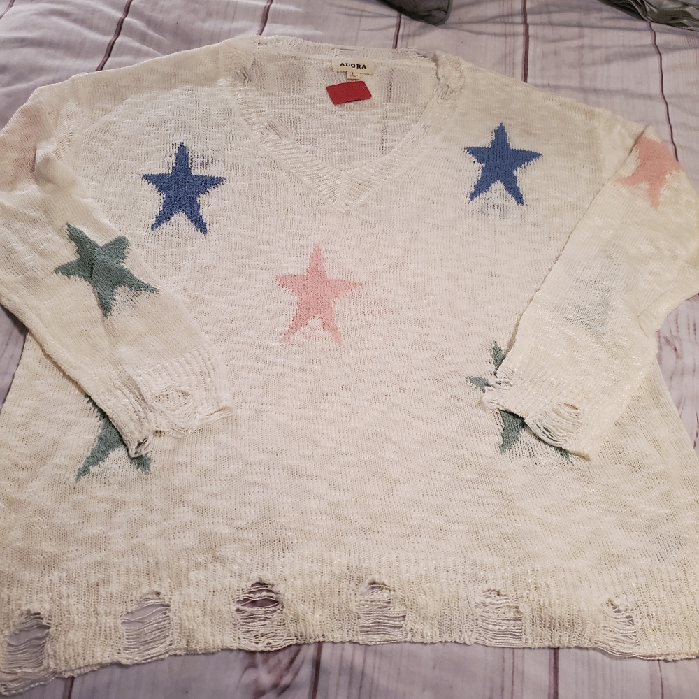 Adora Distressed lightweight star sweater L NWT